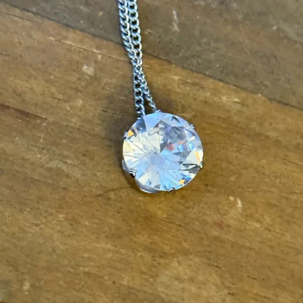 Silver tone solitaire rhinestone pendant necklace - Image 5