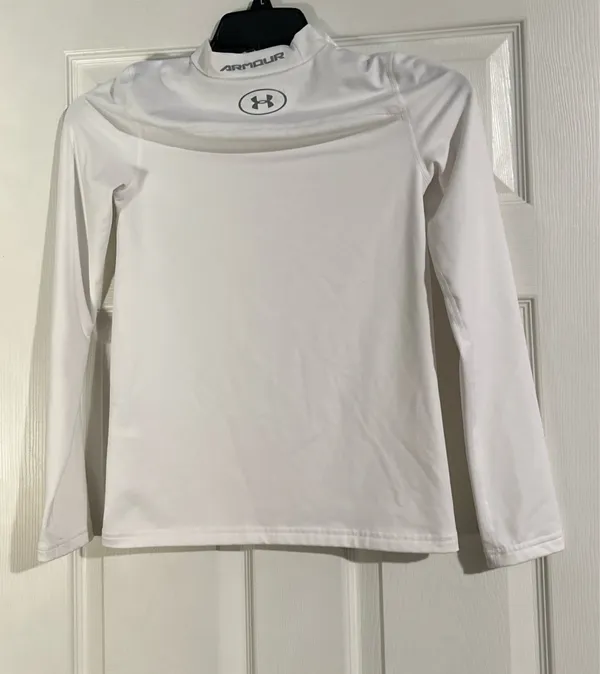 Under Armour long sleeve CoolGear junior size Large. - Image 2