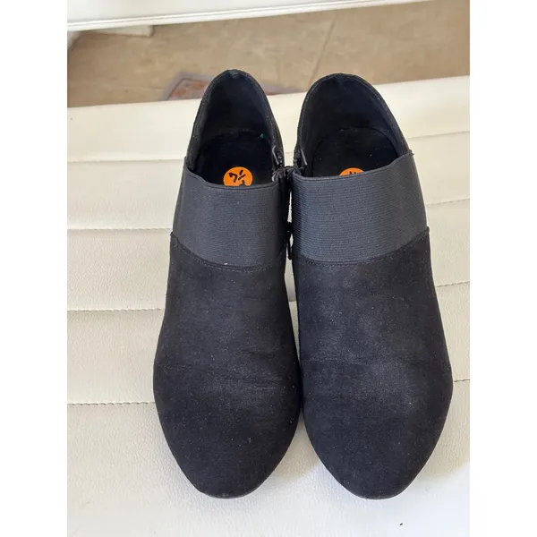 Katy Perry Bryann Black Faux Suede Elastic Strap Ankle‎ Booties Size 7.5M - Image 2