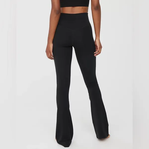Aerie Offline Real Me Xtra Bootcut Legging in Black Size Small Short - Image 3
