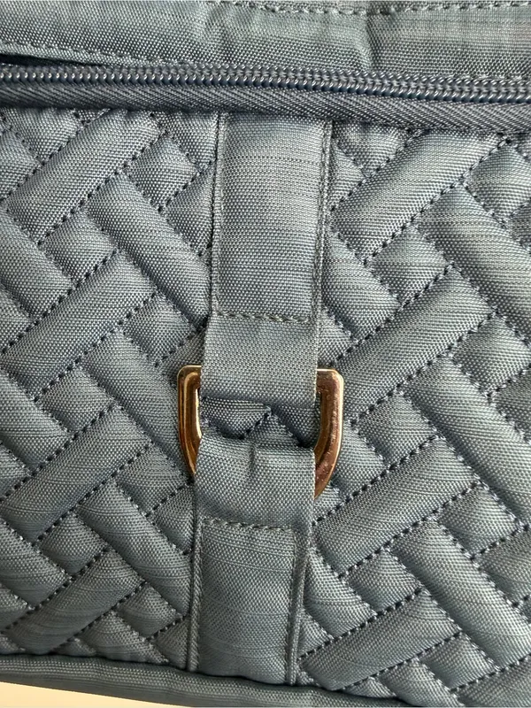 lug Quilted Navy Blue Crossbody Bag - Image 4