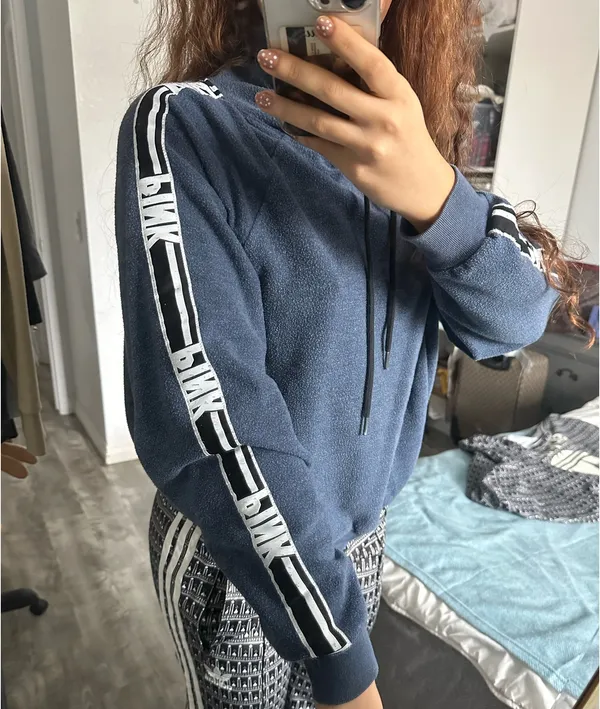 Victoria's Secret PINK Sweatshirt - Image 2