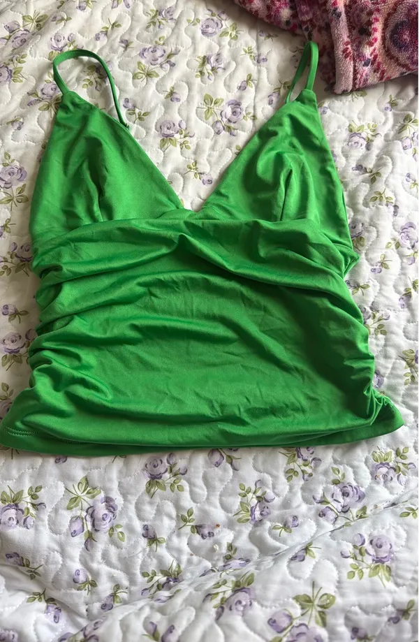 Amazon Green top - Image 2