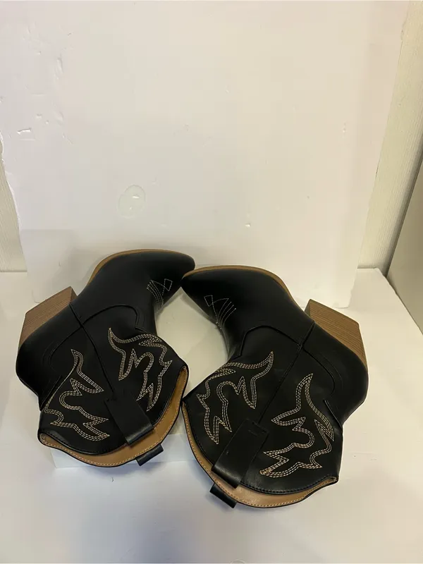 Soda Black Pointed Western Ankle Boots - Image 3