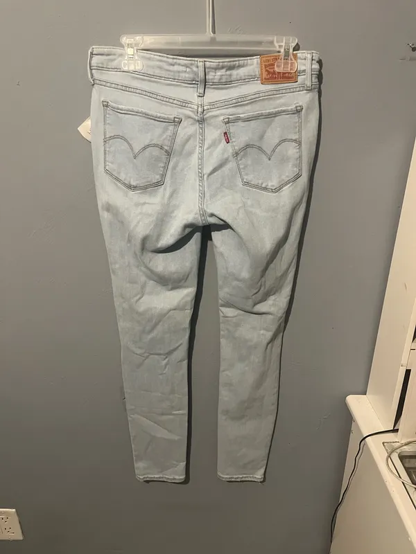 Levi  - Image 3