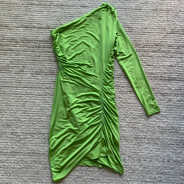 Atlein One Shoulder Ruched Mini Dress Lime Green Size Small - Image 2