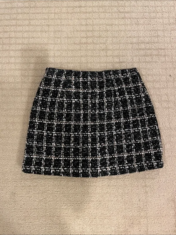 Abercrombie & Fitch Black and White Tweed Mini Skirt - Image 3
