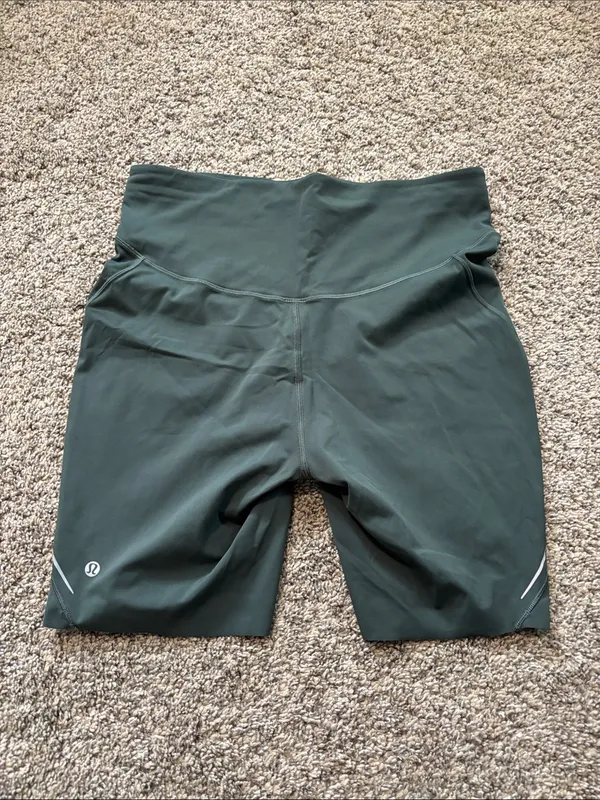 Lululemon Base Pace High-Rise Reflective Short 8" size 12 - Image 2