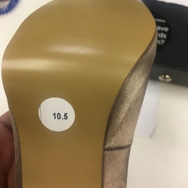 Size 10.5 gold heels 4.5 inch - Image 5
