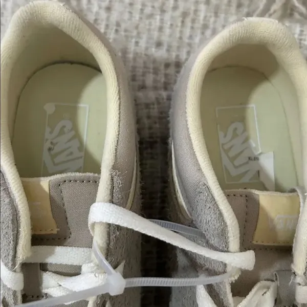 Vans Seldan Hairy Sneakers - Light Grey, Size 10, NWOT - Image 7