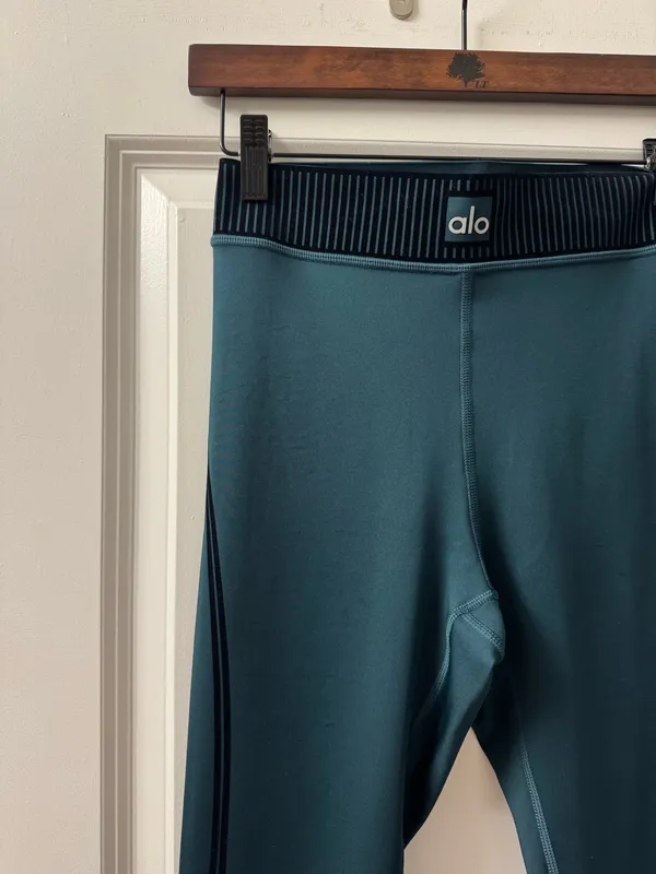 Alo Yoga Teal Leggings with Black Felt Trim - Image 2