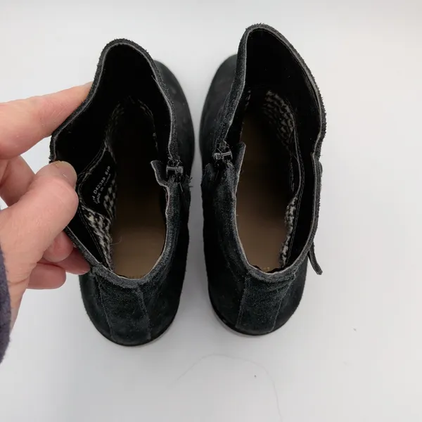 Cole Haan Black Suede Waterproof Ankle Boots G14 D42388‎ Womens 6.5B Lug Sole - Image 9