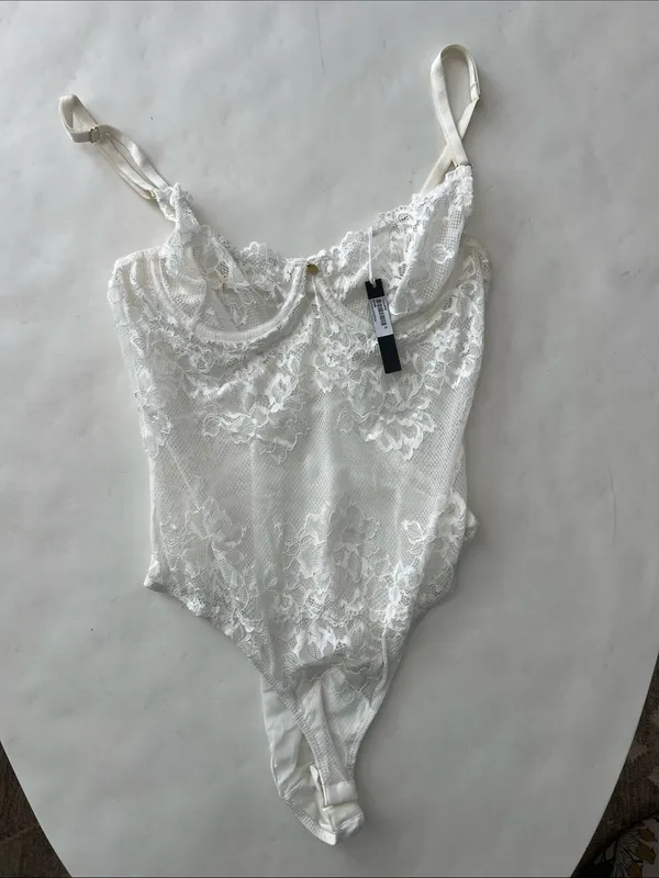 NWT Gooseberry Coquette White Lace Romantic Bodysuit Small - Image 2
