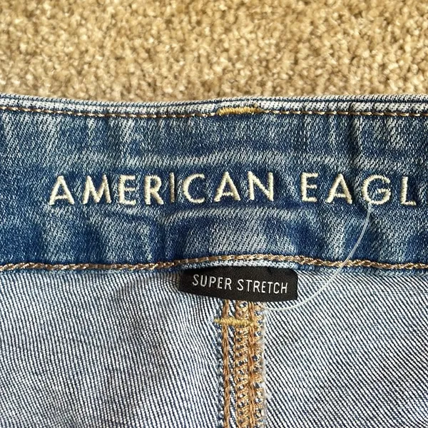 American Eagle ripped Jean skirt - Image 3