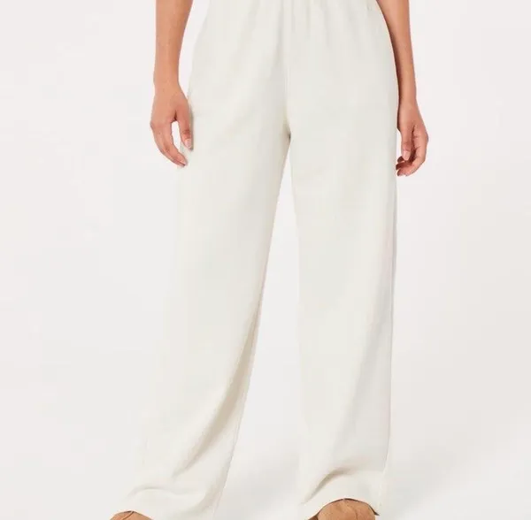 Hollister Feel Good Ultra High-Rise Fleece Wide-Leg Pants - Image 2