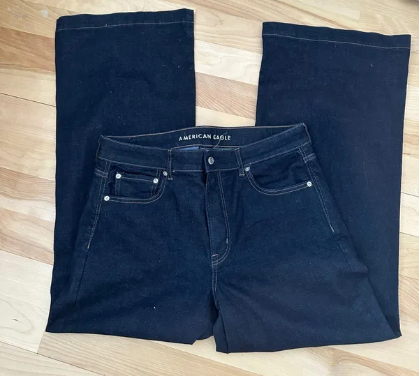 American Eagle NWOT Wide Legs Jeans 14 Short - Image 3