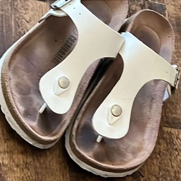 CUSHIONAIRE Leah Leather Thong Sandals Size 7 Granola - Image 14