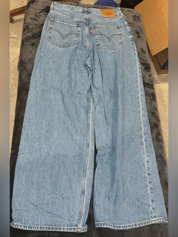 Levi’s High Loose Jean Size 28 - Image 6