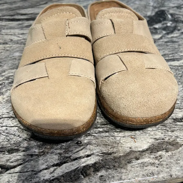 Earth Origins Womens Beige Suede Woven Slip-On Mules - Image 3