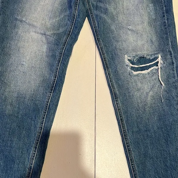 Kancan women’s high rise fray distressed jeans size 9/28 - Image 4
