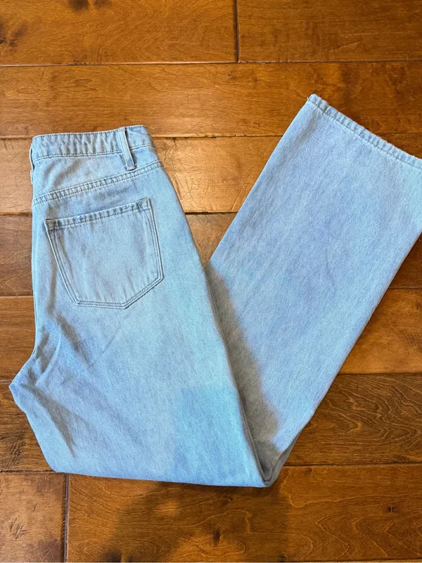Vervet Straight Leg Jeans Women’s 29x32 High Rise Distressed Lightwash Denim - Image 6