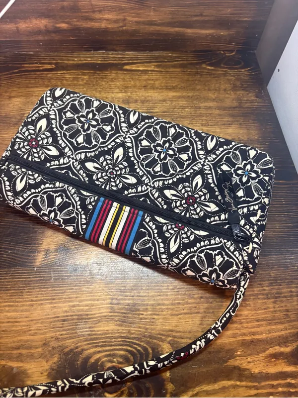 Vera Bradley black and white handbag - Image 2