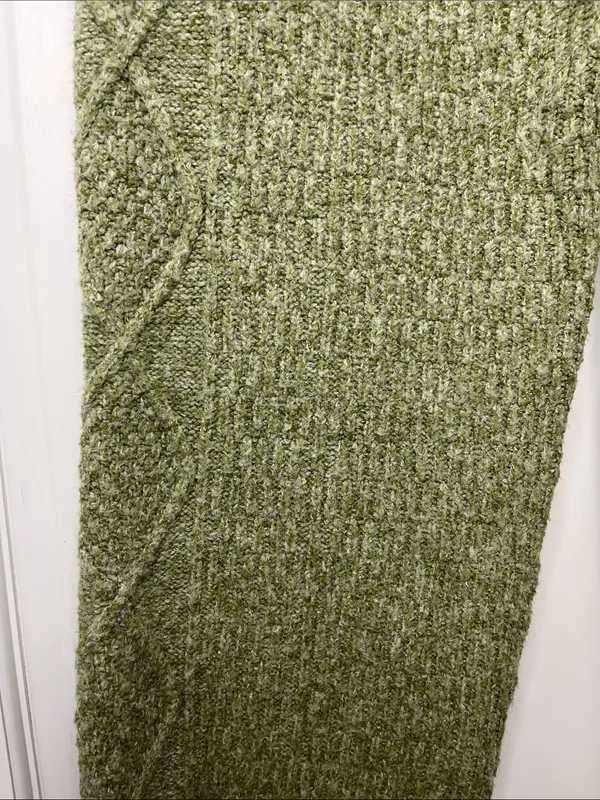 Universal Threads Olive Green Wide Leg Cable Knit Pants - Size Medium - Image 5