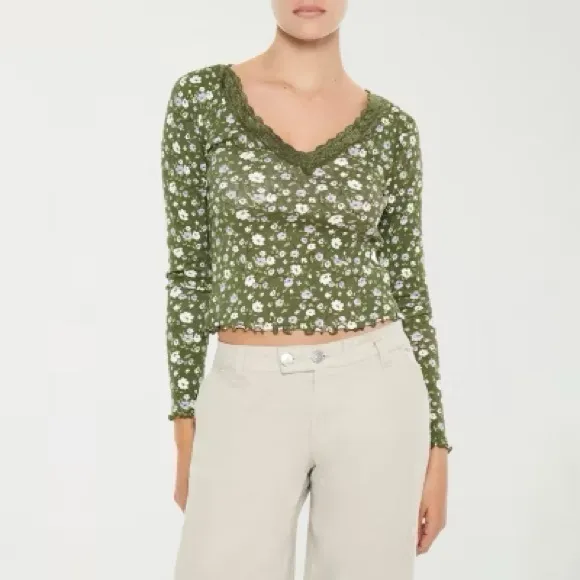 Forever 21 Green Floral Lace Trim Long Sleeve Ribbed Stretch V Top Cottagecore - Image 6