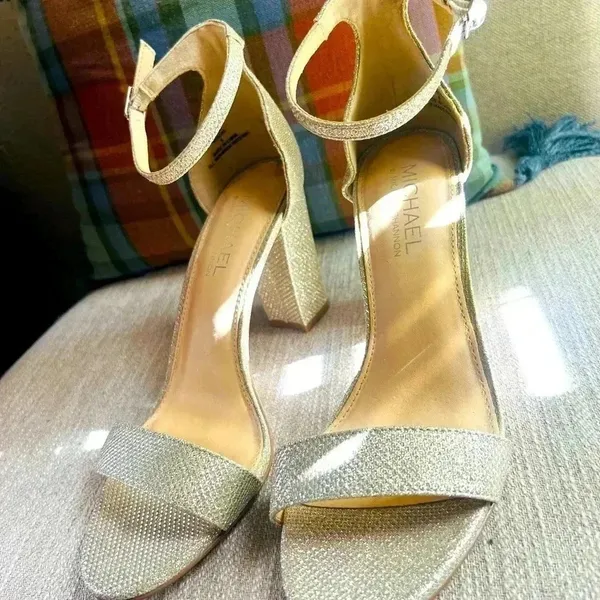MICHAEL SHANNON golden shoes size 8 new - Image 3