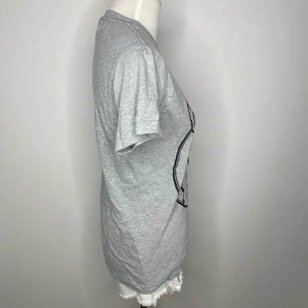 5/$25💜 Tultex- Grey Graphic T-Shirt - Image 4