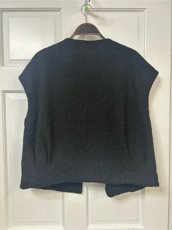 Sleeveless Open-Front Vest in Charcoal - Image 3