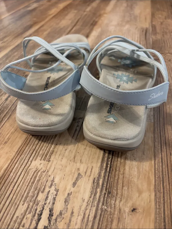 Skechers Reggae Light Blue Strappy Sandals - Size 9 - Image 4