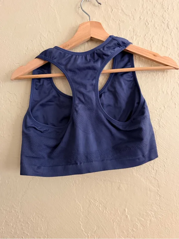 Champion Sports Bra size XL - Image 3