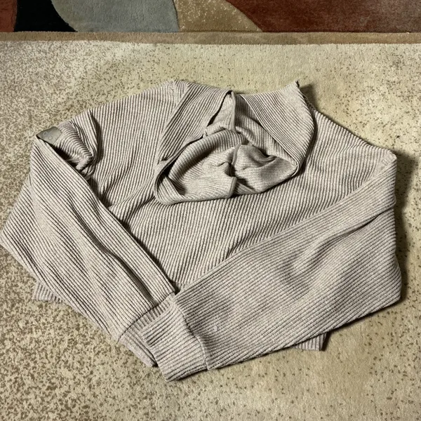 Alo Yoga Muse Ribbed Cropped Hoodie Beige Tan Pullover Sweatshirt Womens‎ - Image 6