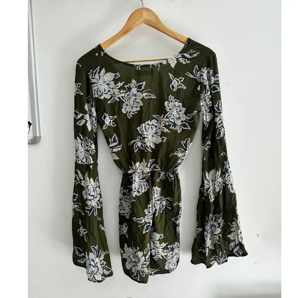 Abercrombie & Fitch Floral Bell Sleeve Romper Olive Green V-Neck Boho Small - Image 3
