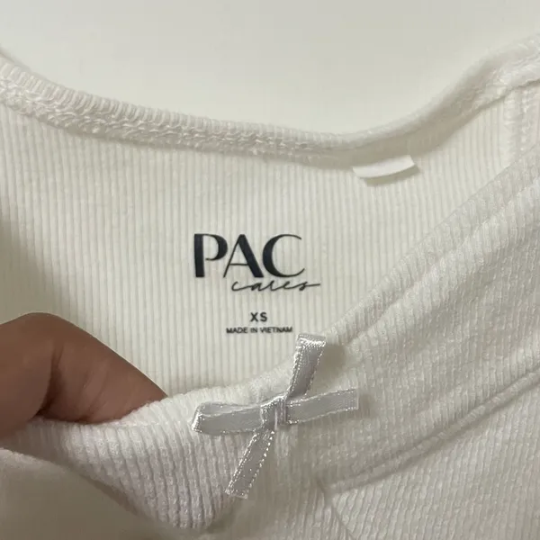 Aritzia Crop Top - Image 3