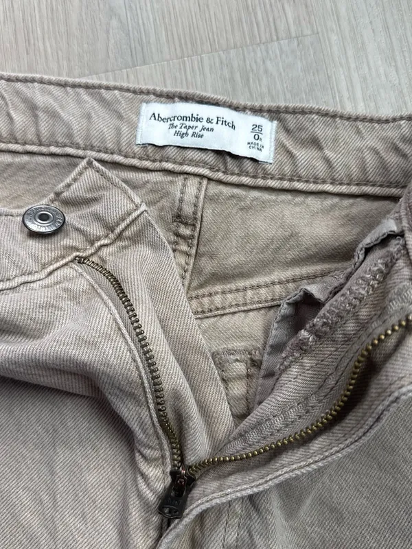 Abercrombie & Fitch Light Beige Wide-Leg Jeans - Image 3