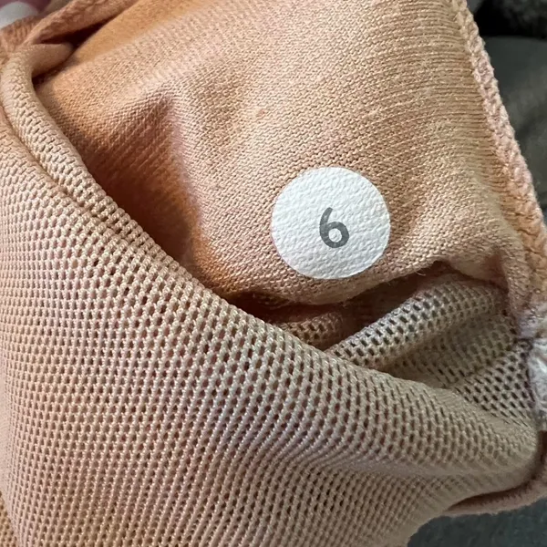 White lululemon tank, size 6 - Image 4