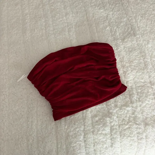 Shein Women's Red and Burgundy Crop-top - Image 2