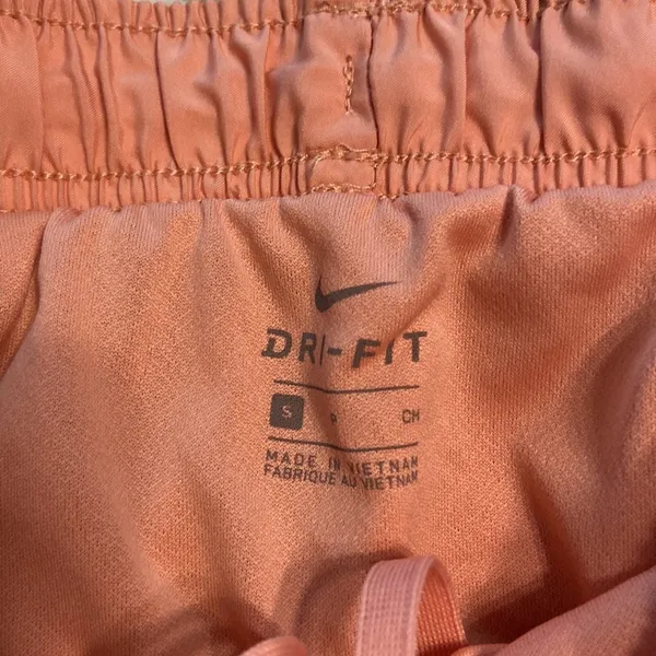 Dri-Fit Nike shorts size S excellent condition - Image 3
