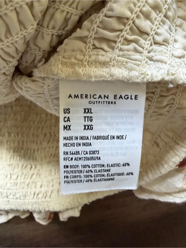 American Eagle Outfitters XXL Cream Crop Top with Pink Floral Print - Image 3