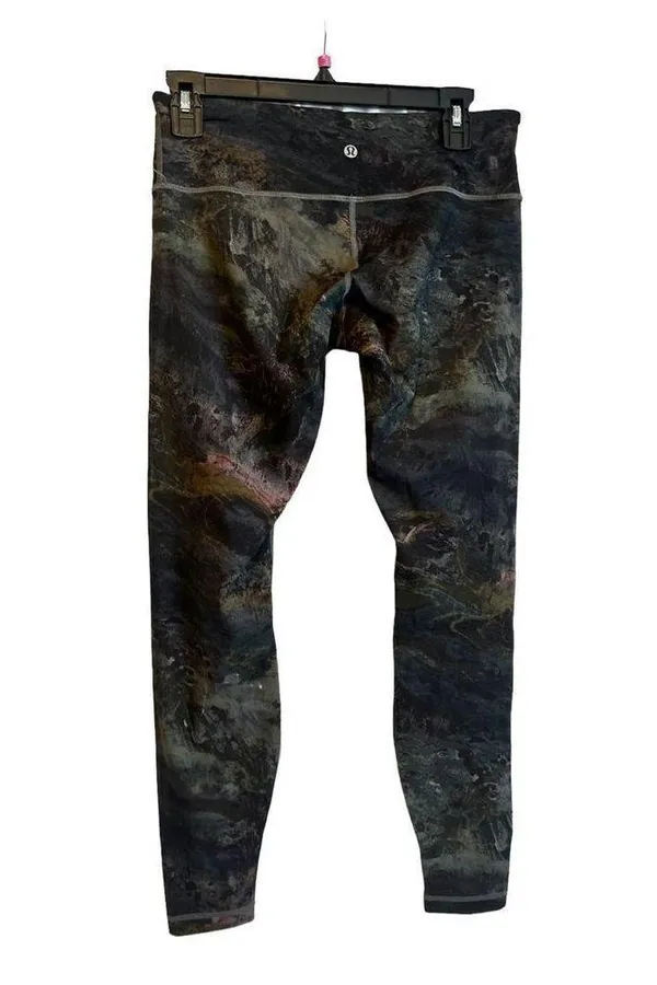 Lululemon Wunder Under Radiant Multi Marble Size 8 (note flaw) 27” inseam - Image 3