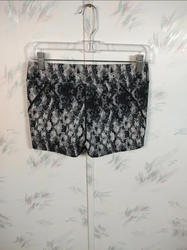 Reebok Snakeskin Compression Shorts - Image 4