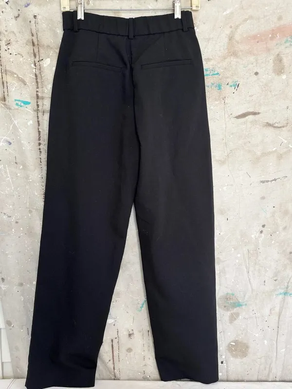 Abercrombie & Fitch Sloane Tailored Wide Leg Pleated Pants Curve Love in Black - Image 4