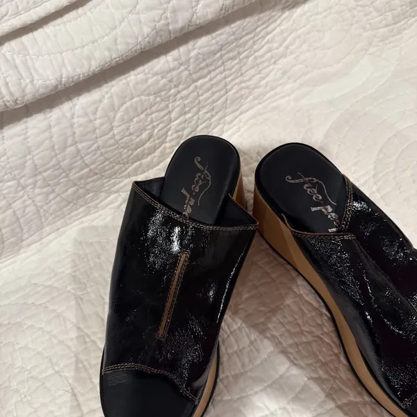 NEW 40/9 Black Free People Gabriela Clogs Platform Wedge Black Patent Leather - Image 4