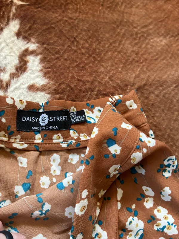 Daisy Street ASOS collab skirt midi size US 2 - Image 3