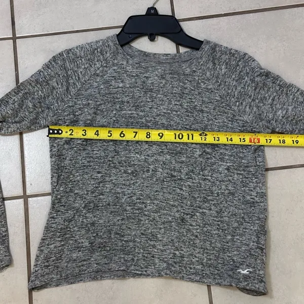Hollister Women Must Have Collection Gray Longsleeve Shirt Size‎ XS - Image 7
