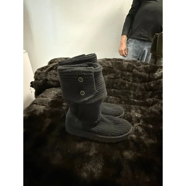 UGG Classic Cardy Button Detailed black Knit Boots 9 winter warm - Image 3