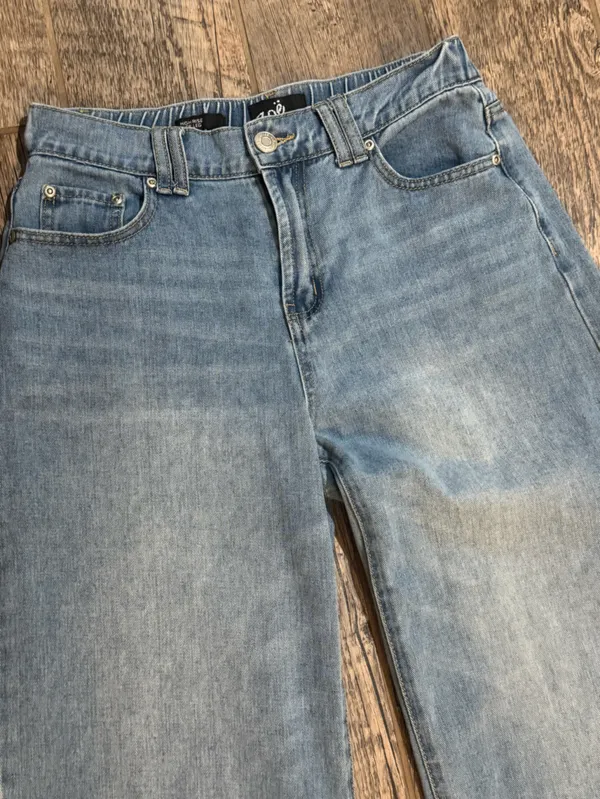 ZOE + PHOEBE High Rise Wide-Leg Jeans 5 Fits Like 26/2 Light Distressed Wash EUC - Image 5