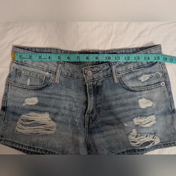 Lucky Brand Distressed The Cut Off Mid Rise Jean Short W6/28 Medium Wash - Image 7